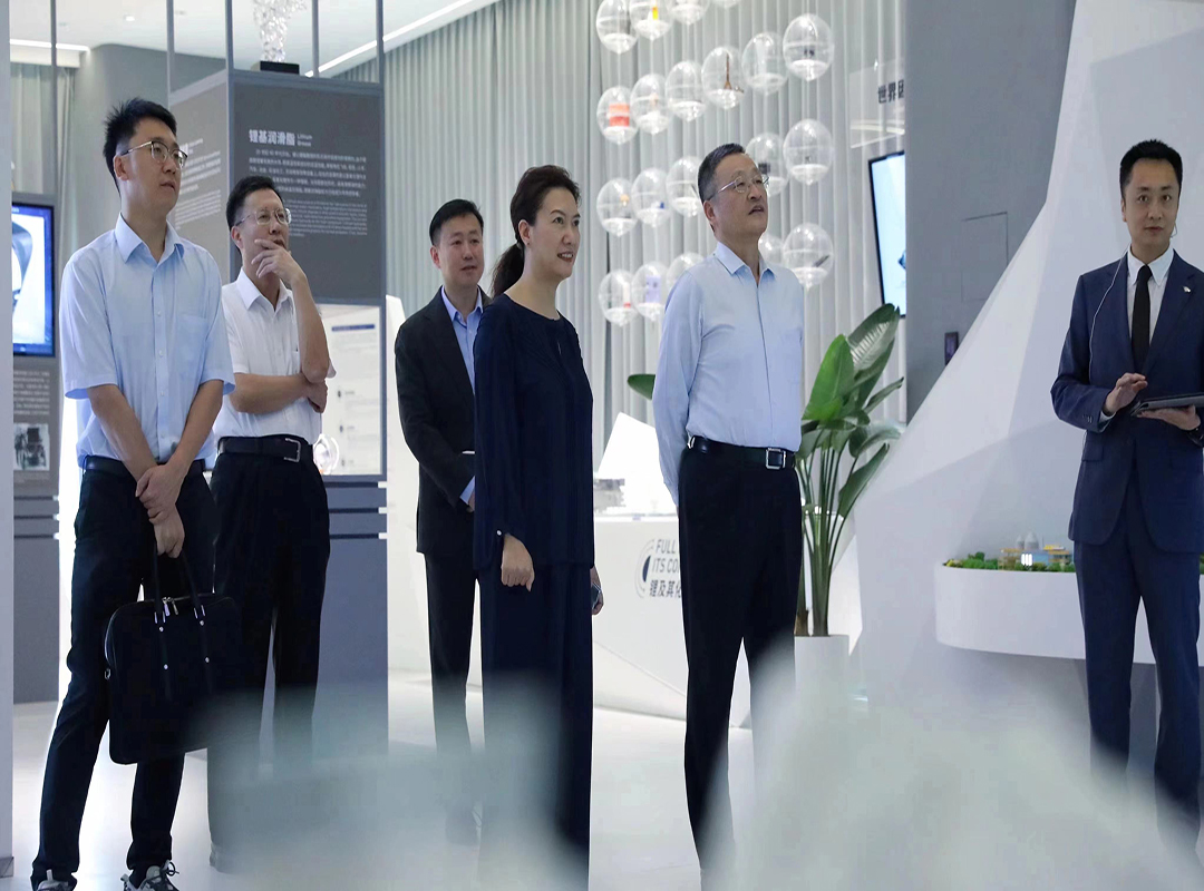 Honglin Ge , Secretary of the Party Committee and President of China Nonferrous Metals Industry Association, and his delegation visited Li Science Museum 第 1 张