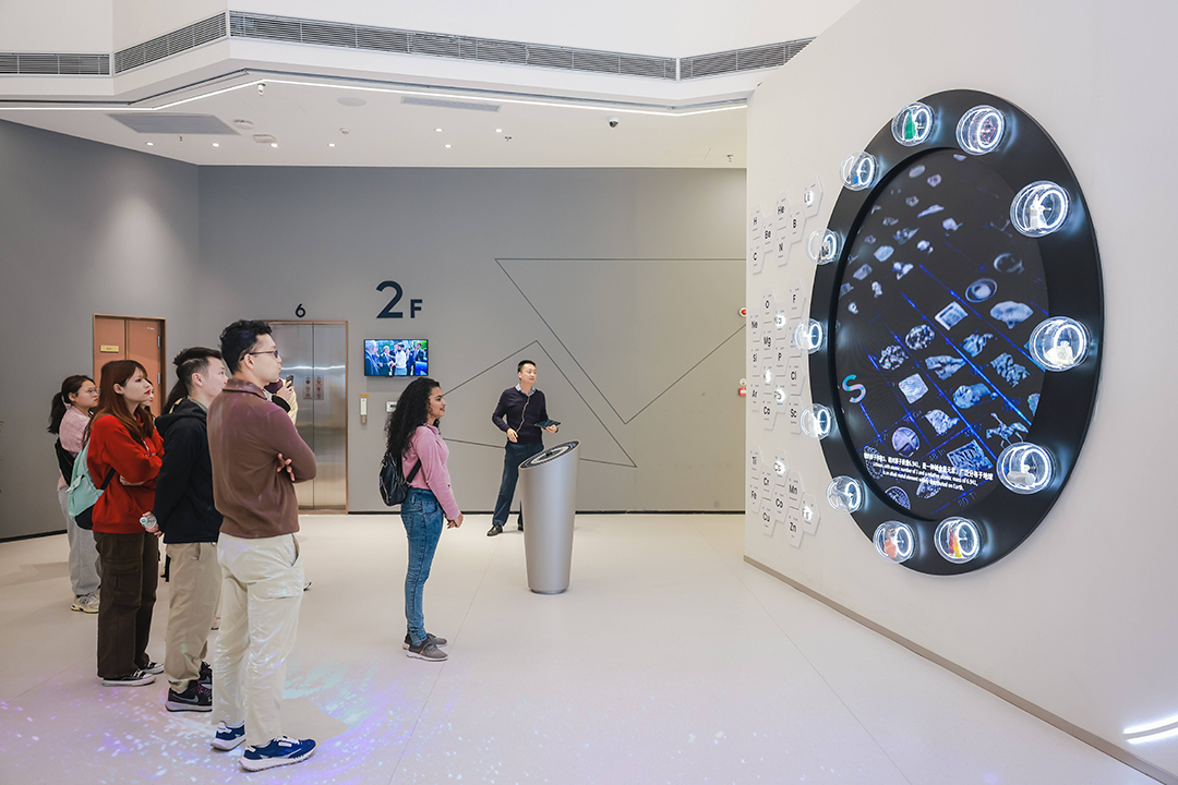 Exploring the Mysteries of Lithium Science | Sichuan University Chemistry Students Visit Tianqi Lithium 第 1 张